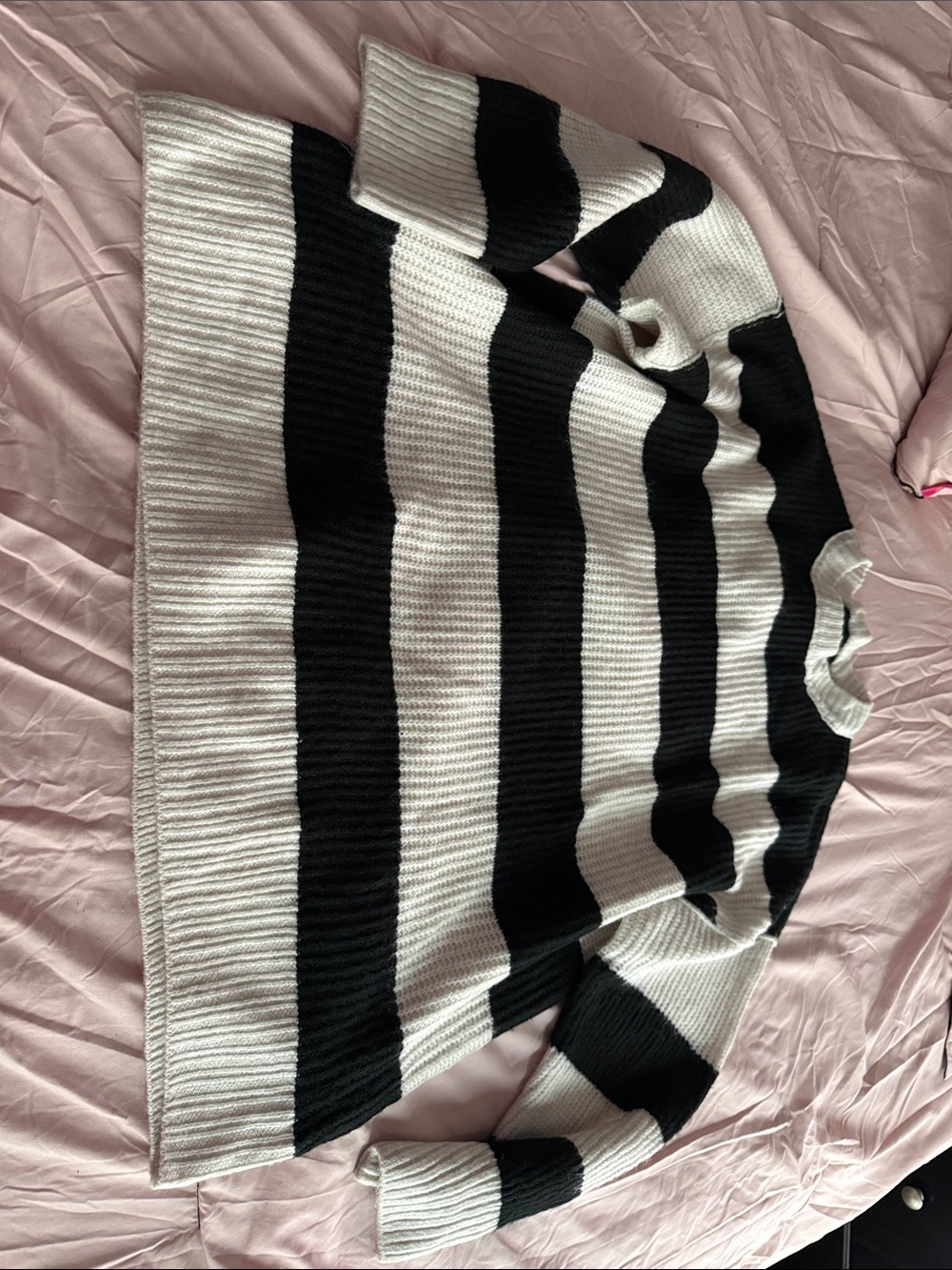 Arizona Jean Company Black & White Striped Crewneck Sweater